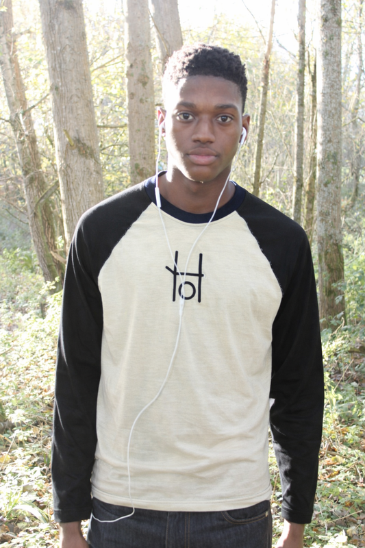 Longsleeve (White/Black)
